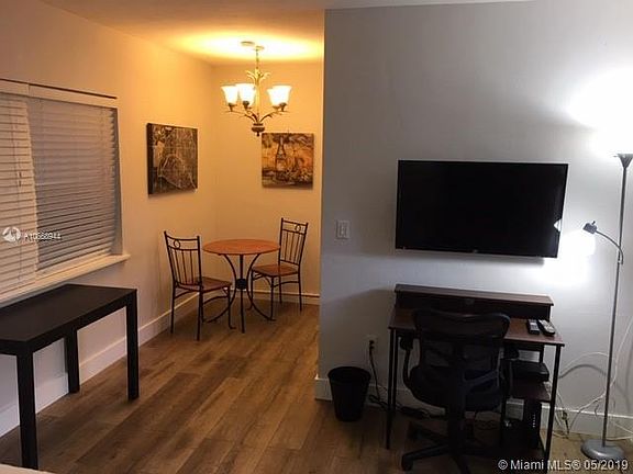 3rd image of 125 Edgewater Dr APT 07