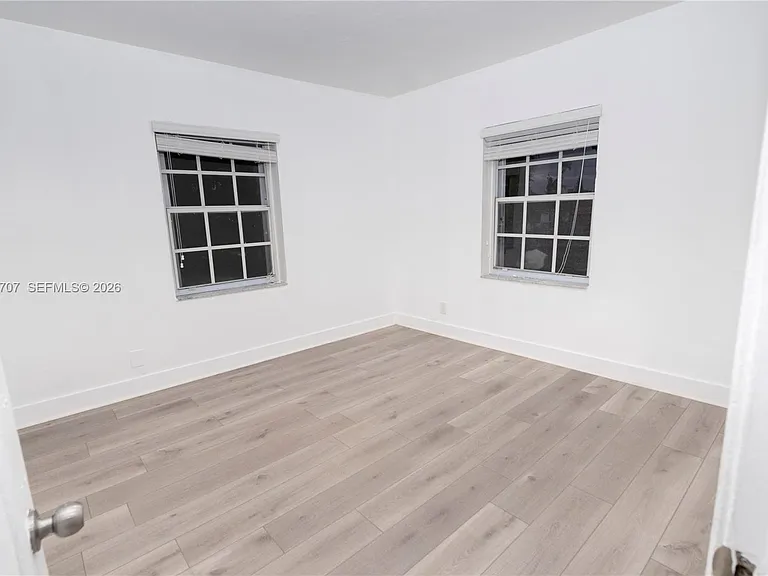 111 SW 31st Ct #1 — Photo 6