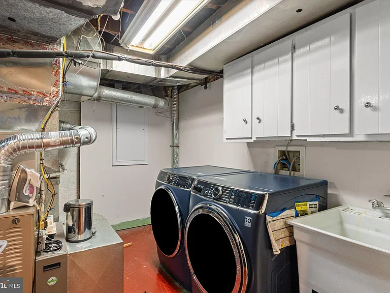 3701 Blackthorn Ct — Photo 32