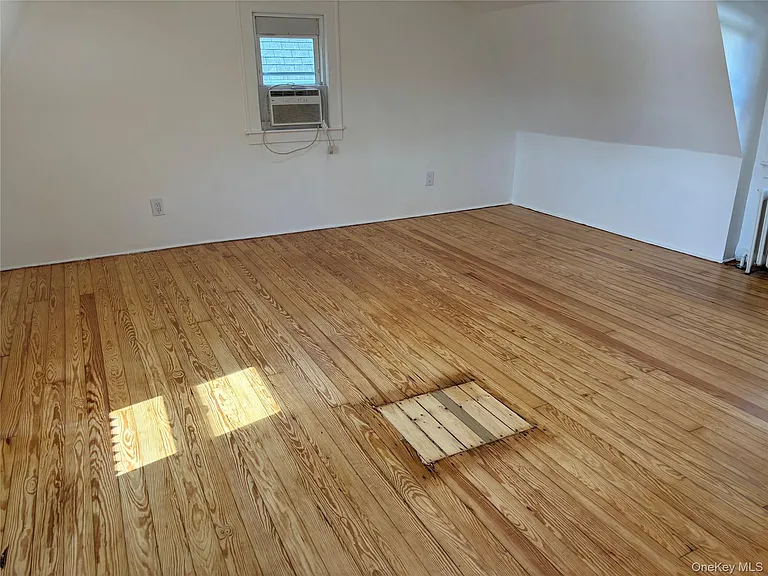 6 Alexander Pl — Photo 5