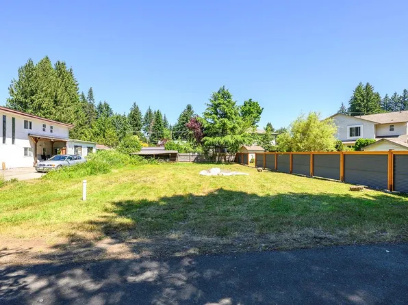 460 Willemar Ave, Courtenay, BC V9N 3L6