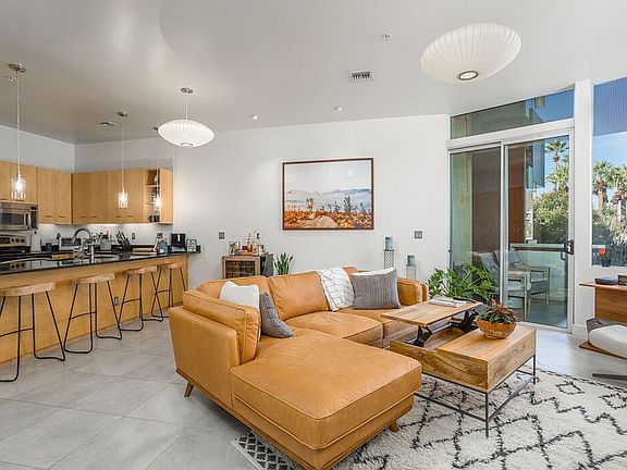 4th image of 3707 N Marshall Way Unit 4
