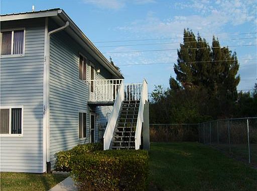 1st image of 129 SE Village Dr