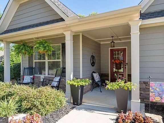 3rd image of 260 Creek View Ln