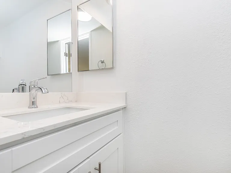 54 Quay Ct — Photo 43