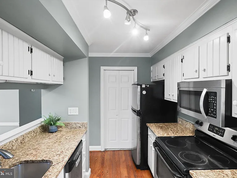 101 Roberts Ct — Photo 15