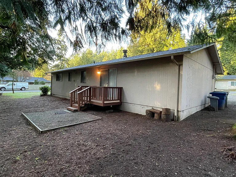 20905 NE 8th Pl — Photo 3