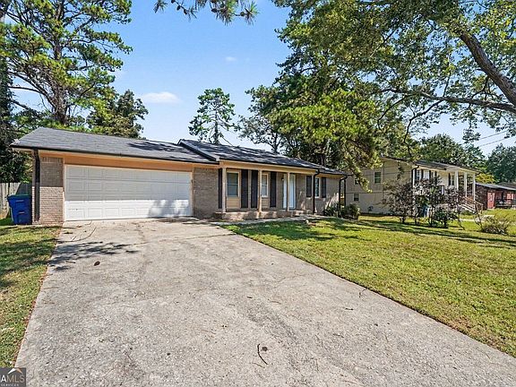 2nd image of 2195 Rochelle Way