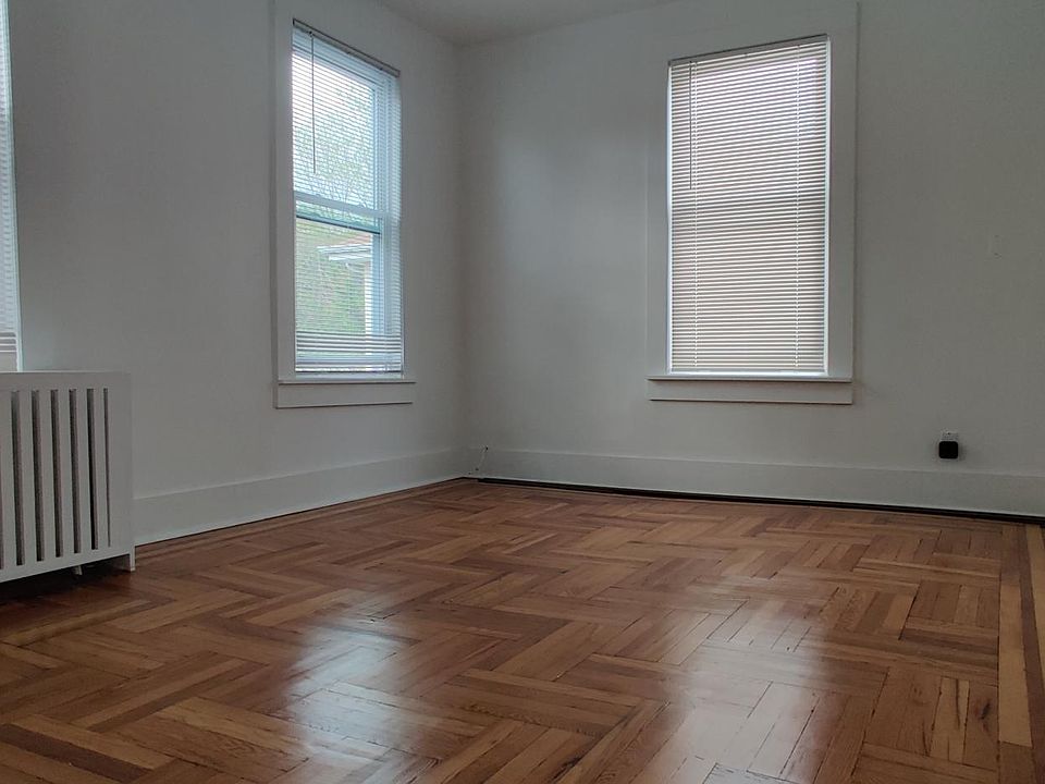 1st image of 2927 Colden Ave Floor 2