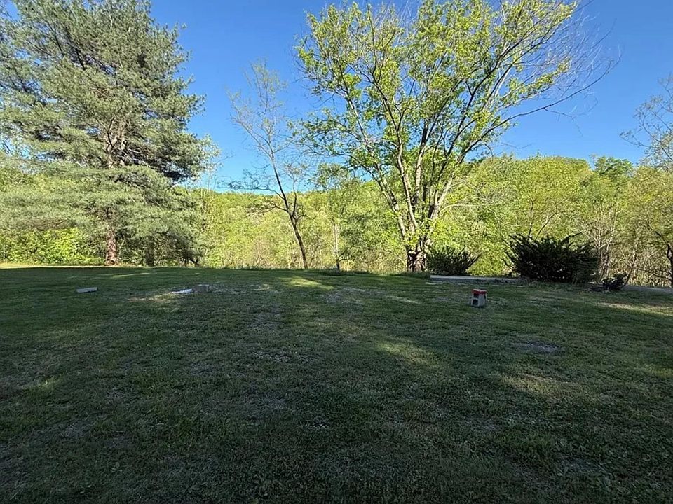 2nd image of 1463 Disterdick Ln