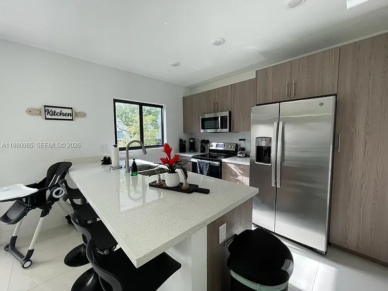302 NW 11th Ct — Photo 16