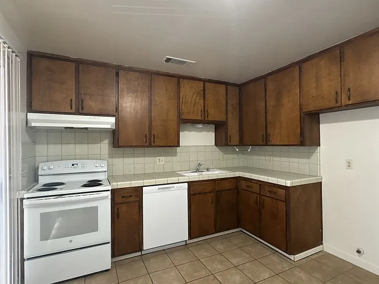 733 County Center Drive 3143 #49 — Photo 4