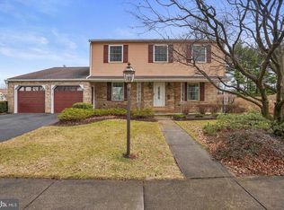 33 Devonshire Dr, Wyomissing, PA 19610
