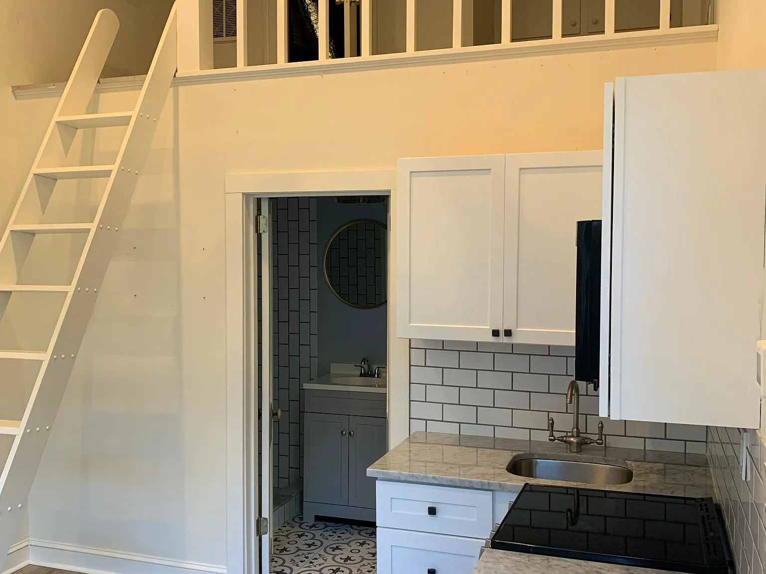 4736 Prytania St — Photo 2