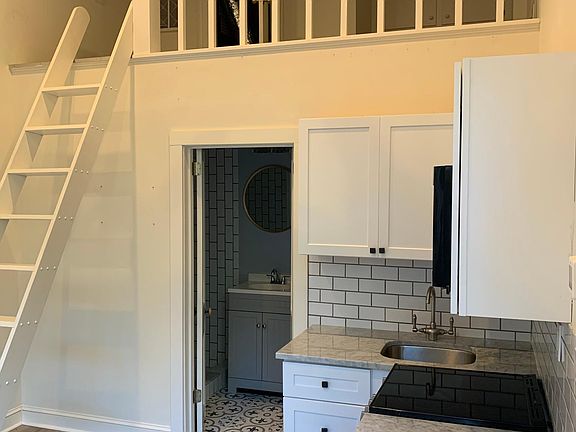 2nd image of 4736 Prytania St