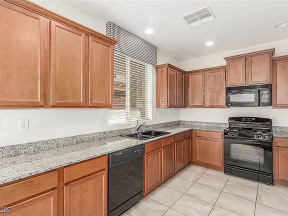 3rd image of 10221 Mayflower Bay Ave