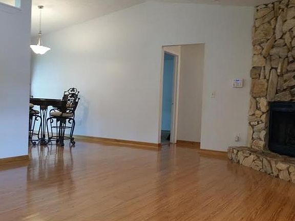 4th image of 3213 Acapulco Dr