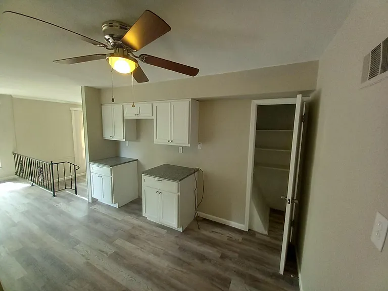 1315 Pinetree Ln — Photo 3
