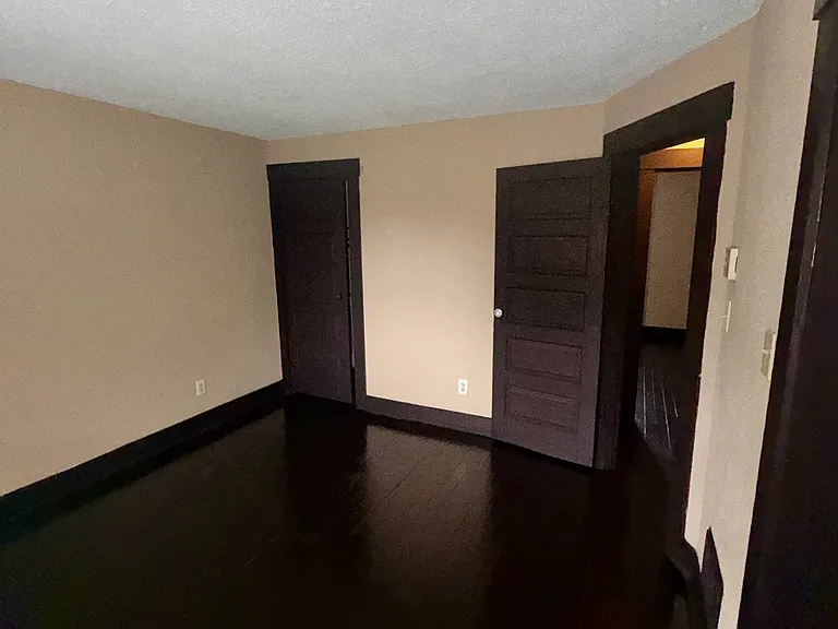 1820 Clarendon Ave — Photo 20