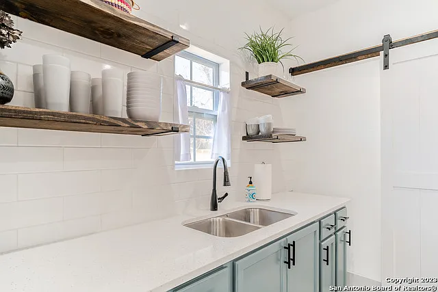 475 E French Pl — Photo 23