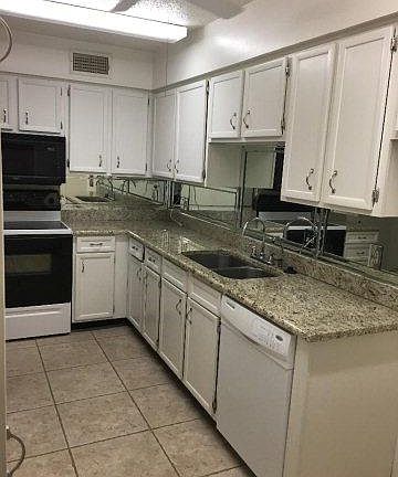 3rd image of 1111 E 51st St
