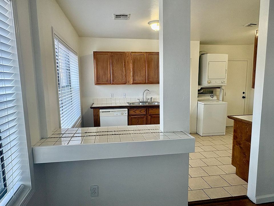 1st image of 2600 NW 12th St #2