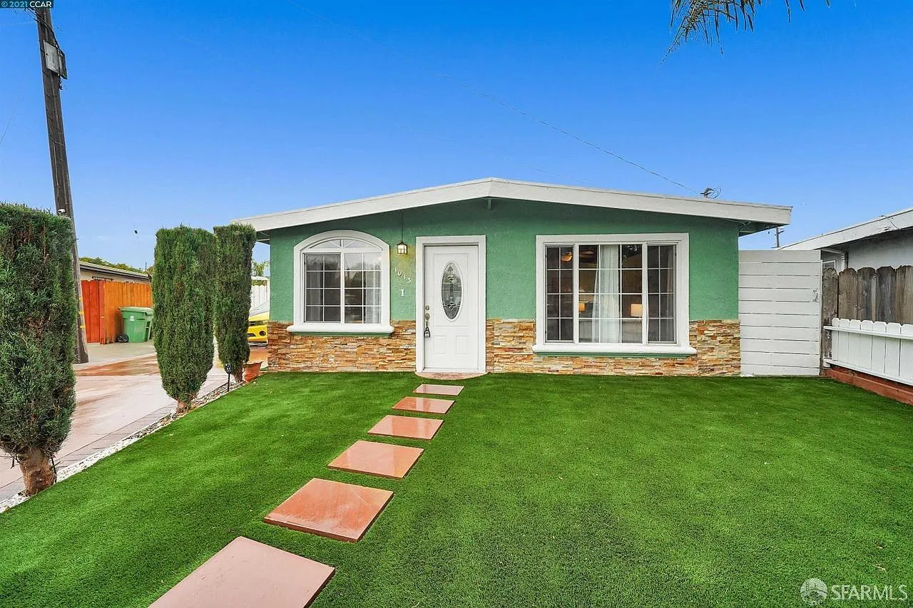 1013 Barbara Ln photo 1