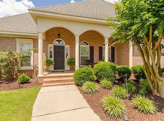 3rd image of 981 Woody Hill Cir