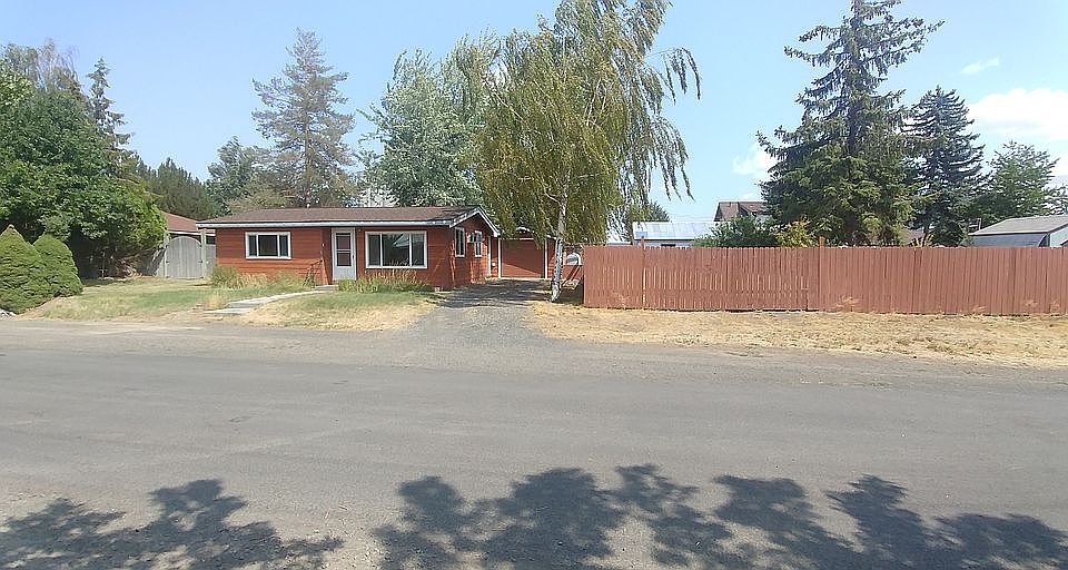 2nd image of 322 N Oregon St