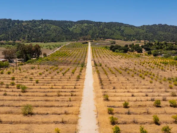 12400 Ojai Santa Paula Rd, Ojai, CA 93023