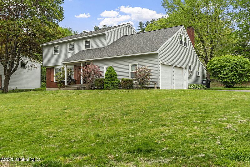 2nd image of 15 OakTree Lane