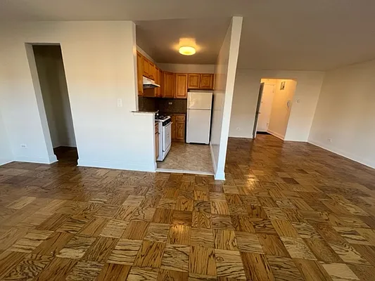 Rented by Queens Apartments Realty LLC | media 17