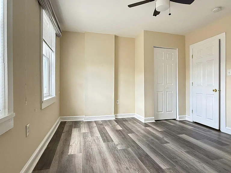 2030 Liberty St — Photo 21
