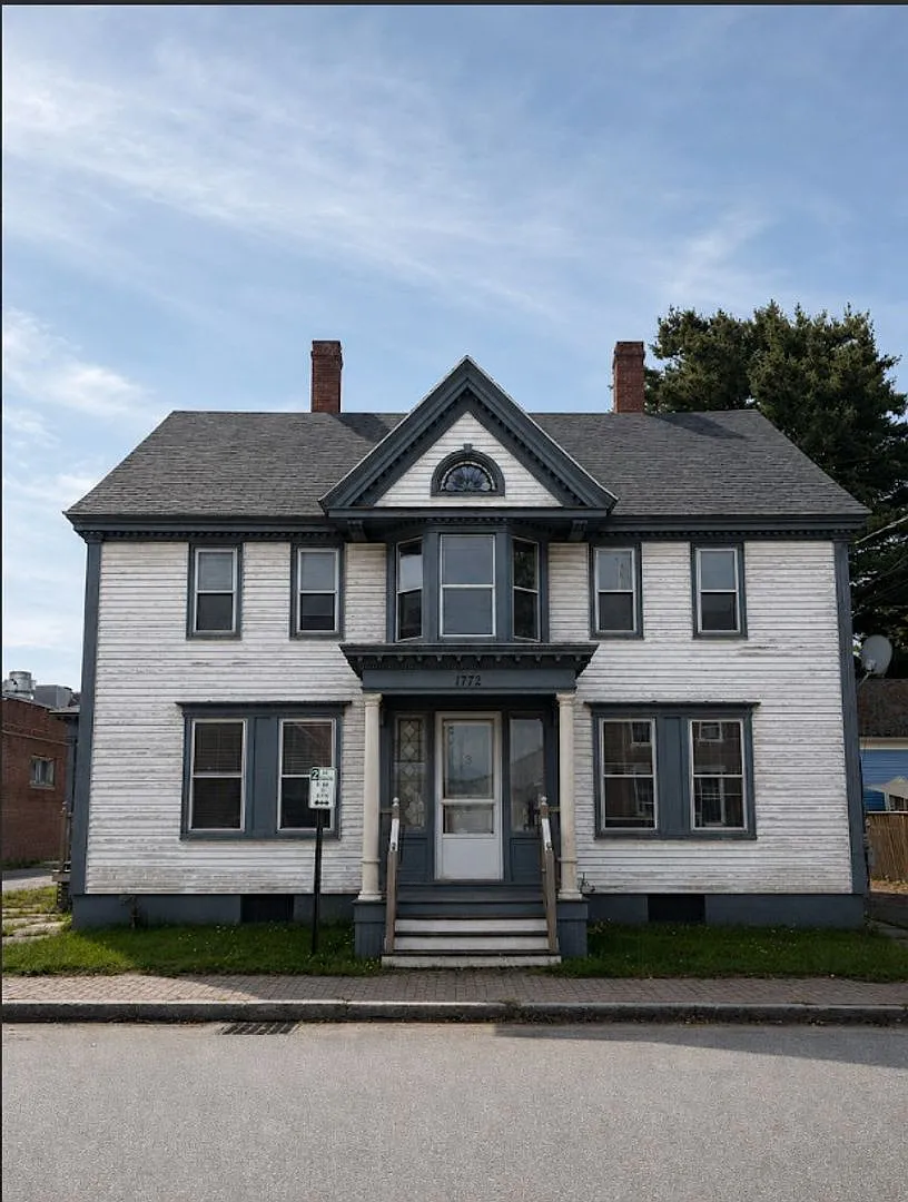 3 Lincoln — Photo 1
