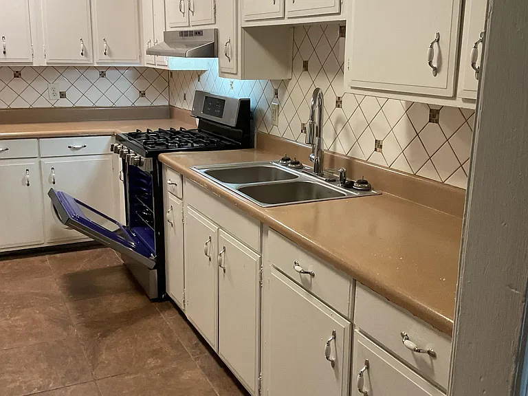 1826 Catalina Dr — Photo 11