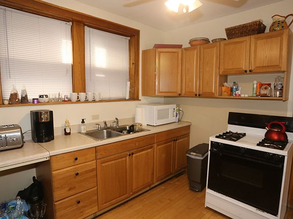 2nd image of 2334 W Waveland Ave #1