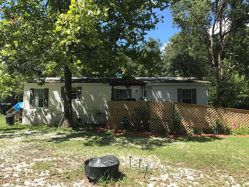 1st image of 639 Brandy St
