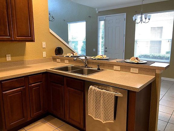 Upgraded 42" Mahogany Cabinets!