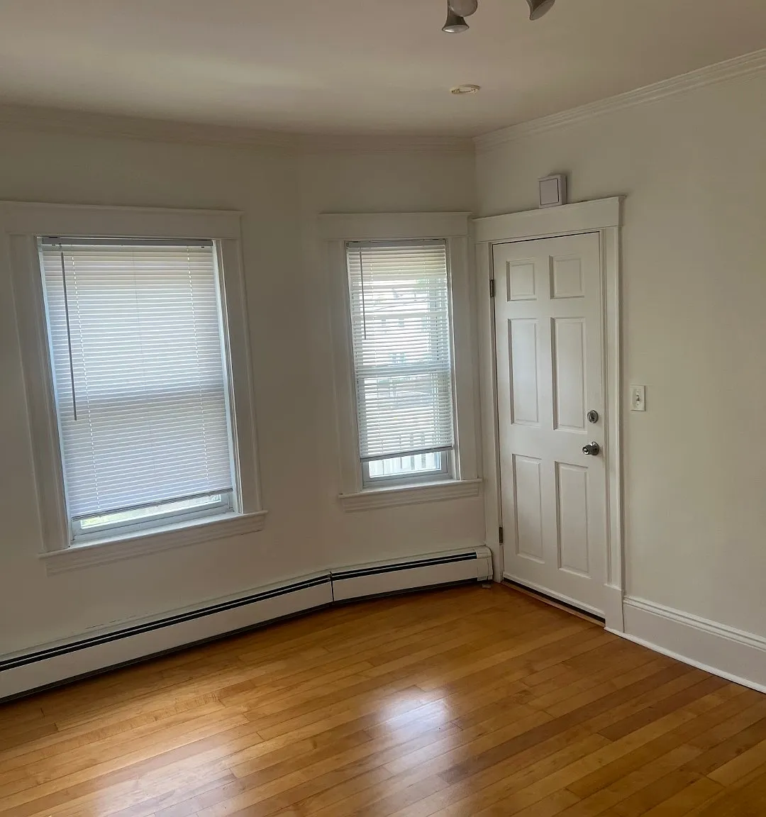 2 bed, 881 sqft, $2,400 — Photo 4