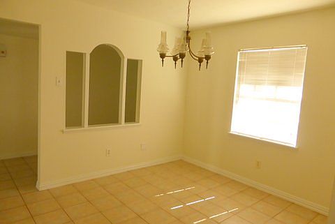 3rd image of 917 Whitehall Dr