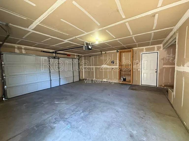 2862 La Cresenta Ave — Photo 10