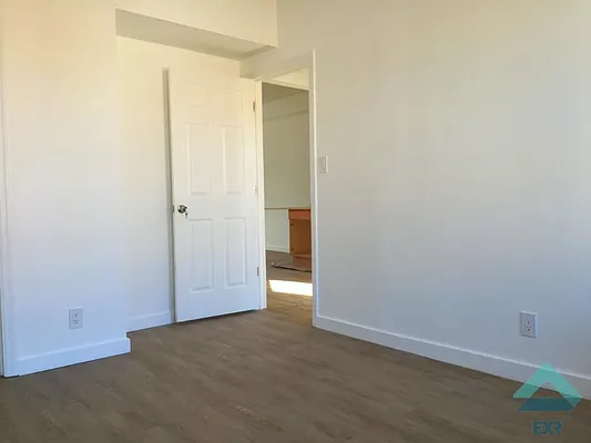 Rented by EXR | media 26