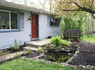 9 Highland Lakes Rd, Vernon, NJ 07462