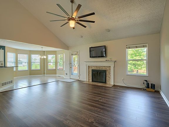 4th image of 1145 Summer Hill Pl