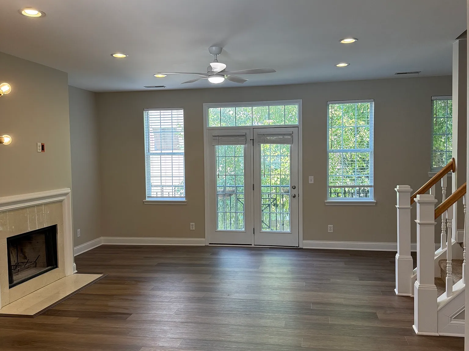 2 bed, 2.5 bath, 1794 sqft, $3,200 — Photo 3