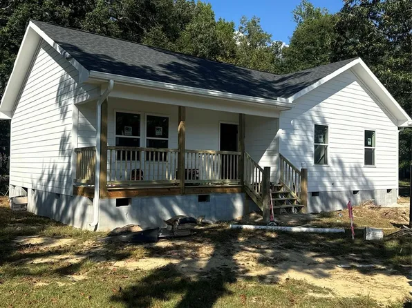 233 Loggerhead Ct, Washington, NC 27889