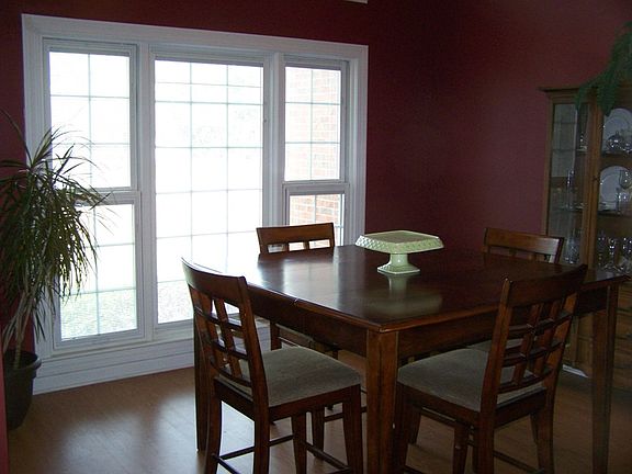 2nd image of 907 Cypress Ct