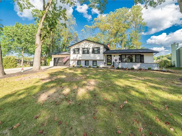 595 Moorfield Rd, Akron, OH 44333