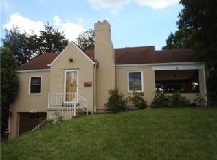 300 Maxwell Dr, Pittsburgh, PA 15236
