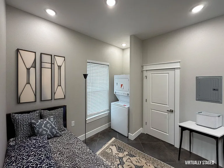 2110 Case St #D1 — Photo 13